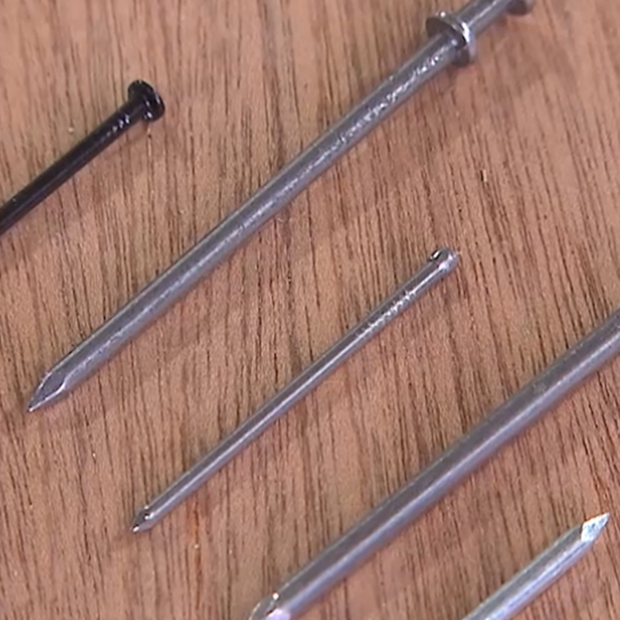 Spijkers, nieten en krammen